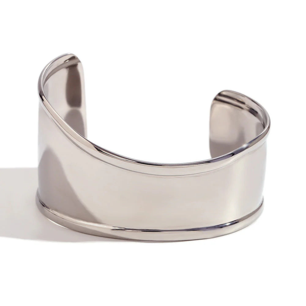 Clio silver simple bangle.