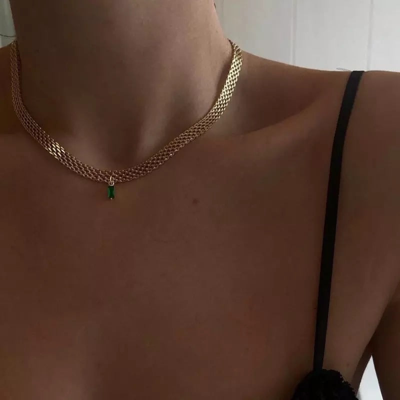 Gold simple emerald drop choker
