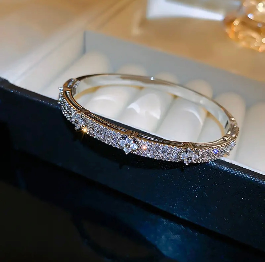 Silver simple rhinestone flower bracelet