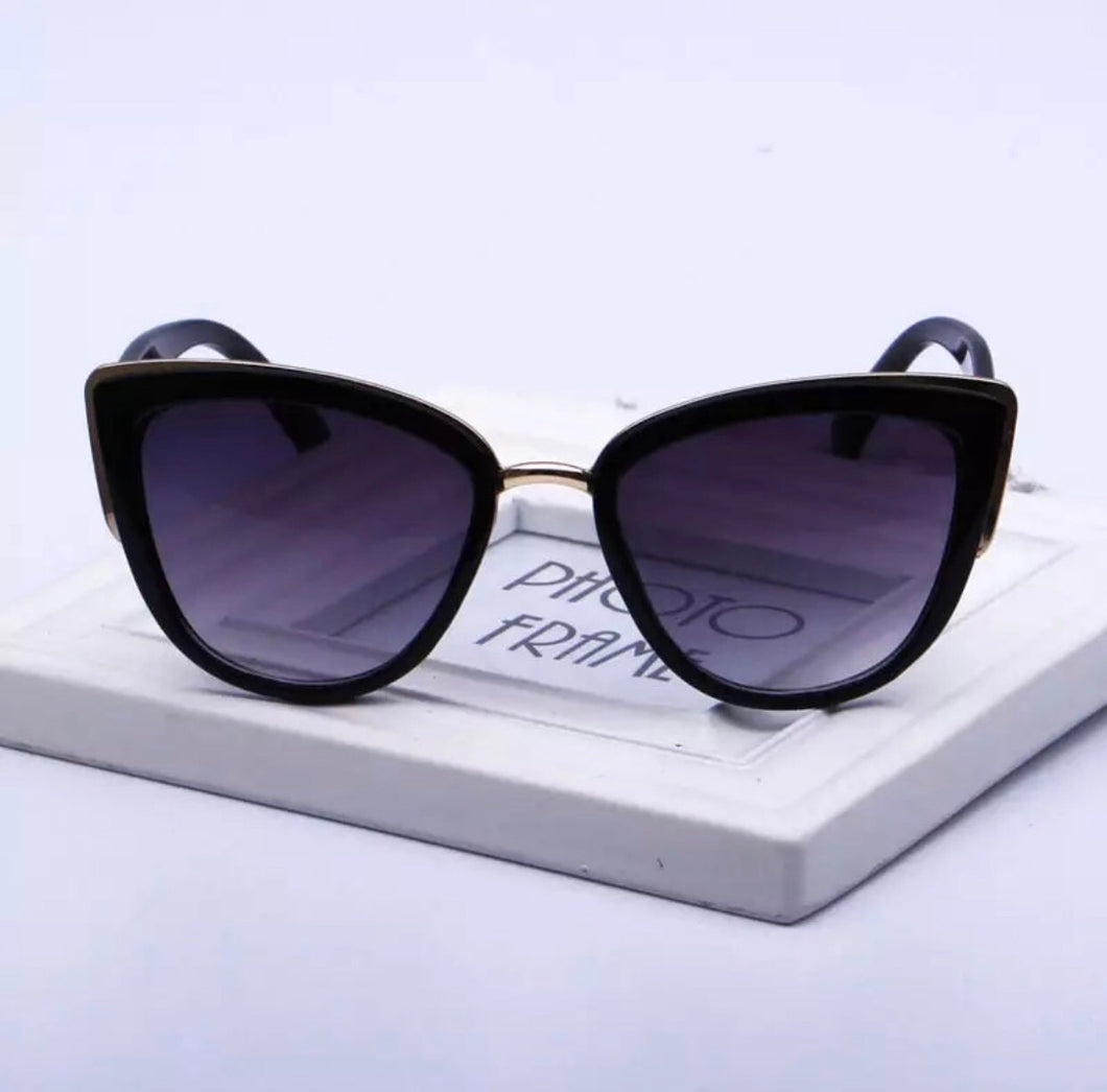 Cat eye black gradient sunglasses